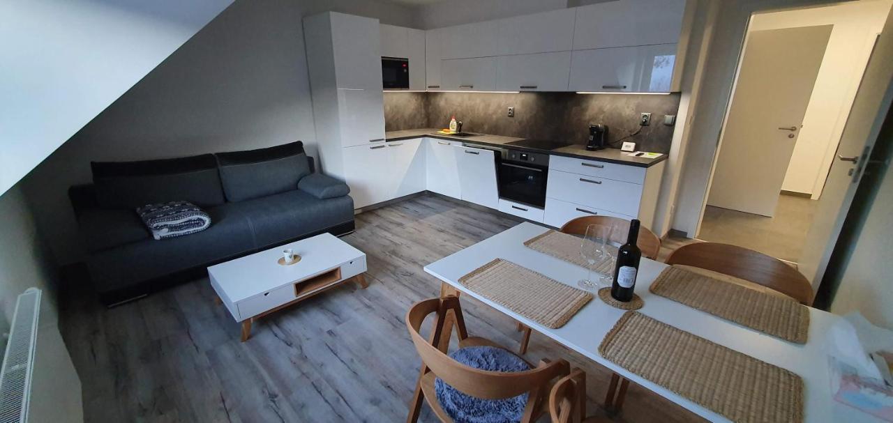 Apartman U Nas Na Dolni Morave Dolni Morava Bagian luar foto